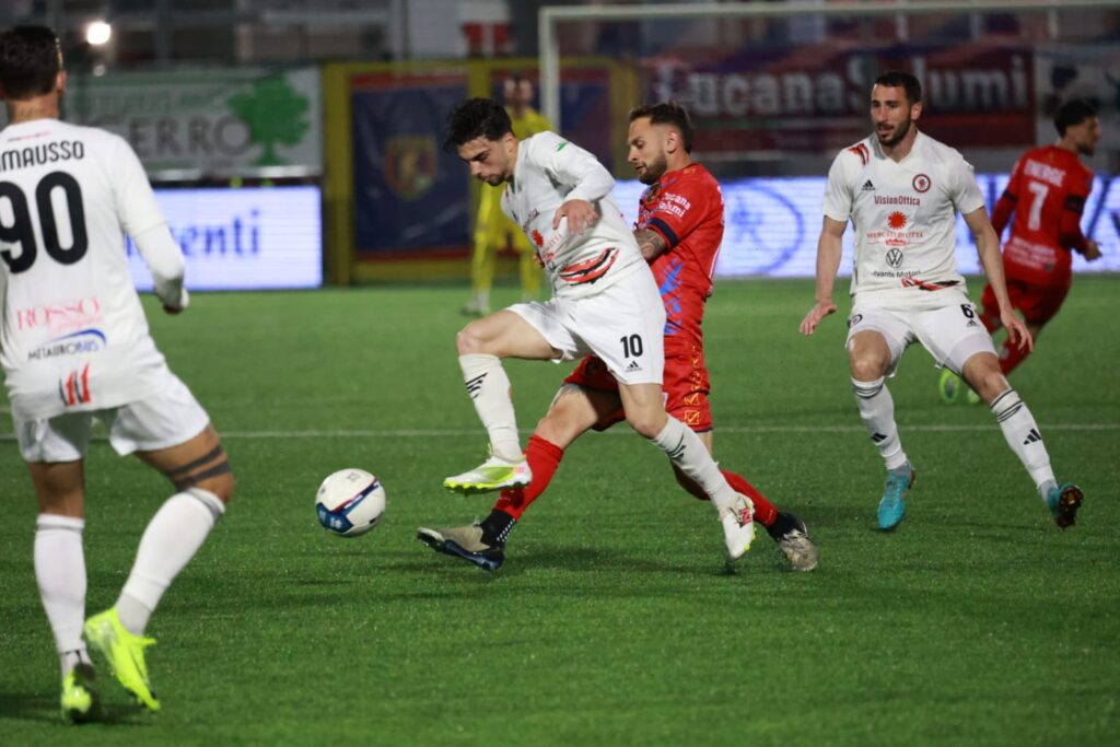 Immagine in evidenza: uno scatto di Picerno-Foggia (Serie C - girone C 2024/25) - crediti: foto di Federico Antonellis/Calcio Foggia 1920