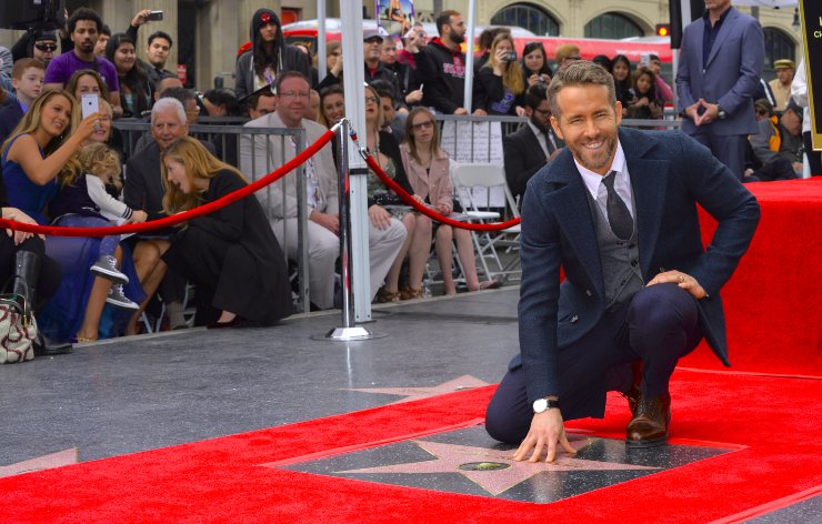 Ryan Reynolds e la sua stella nella Hall of Fame (Depositphotos foto) - www.notiziesecche.it