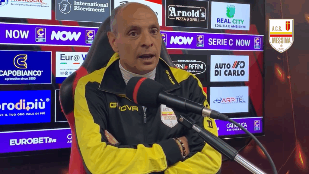 Immagine in evidenza: mister Antonio Gatto - crediti foto: pagina ufficiale Facebook ACR Messina (frame da video)
