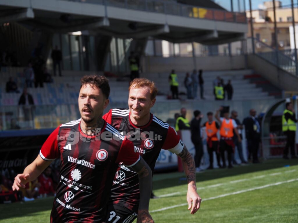 Immagine in evidenza: uno scatto di Foggia-Messina (playout Serie C 2024/25) - crediti: foto di Luigia Spinelli/lagoleada.it (RIPRODUZIONE VIETATA)