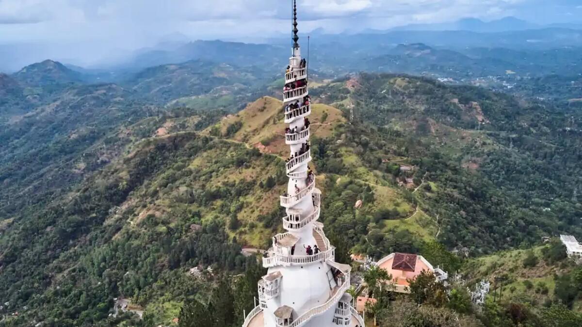 La torre che sfida le regole: alla scoperta di Ambuluwawa, simbolo di unità nello Sri Lanka - 