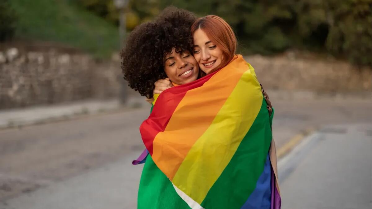 Vivere con un coinquilino: la sfida dell'identità LGBTIQ+ - 