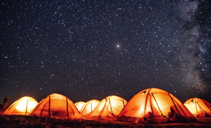 Dormire dove nessuno pensa di dormire: 7 alloggi estremi (e legali) in luoghi impensabili