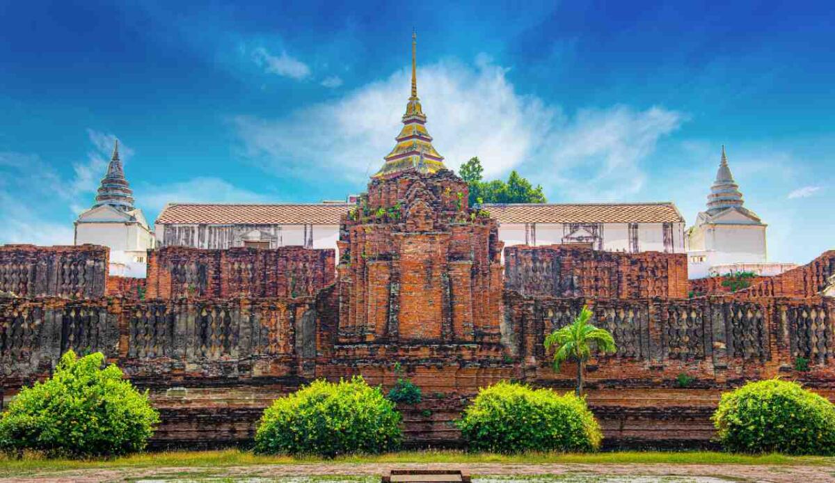 Prasat Nakhon Luang: gioiello architettonico e spirituale nel cuore della Thailandia - 