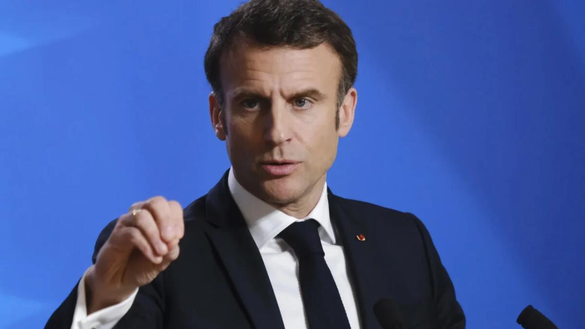 Macron annuncia un aumento di 6,5 miliardi per la difesa - 