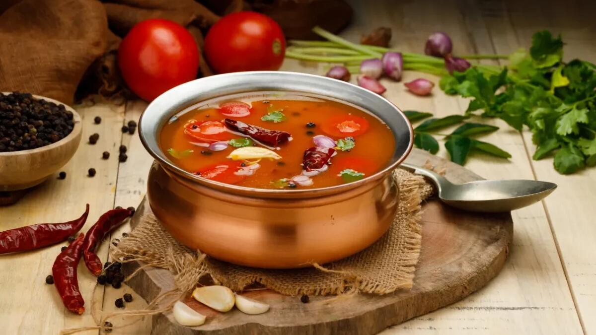 Perché la zuppa potrebbe essere il tuo alleato segreto contro raffreddore e influenza - 