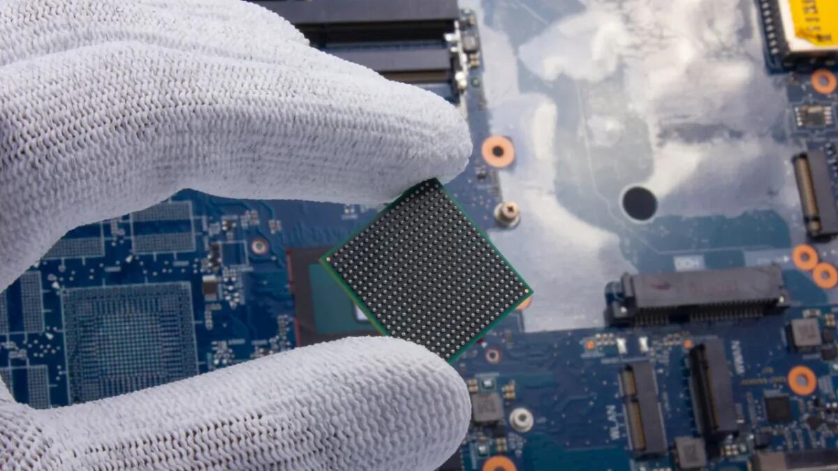 Semiconduttori più flessibili e resistenti: nuove prospettive dalla ricerca su Nature Materials - 