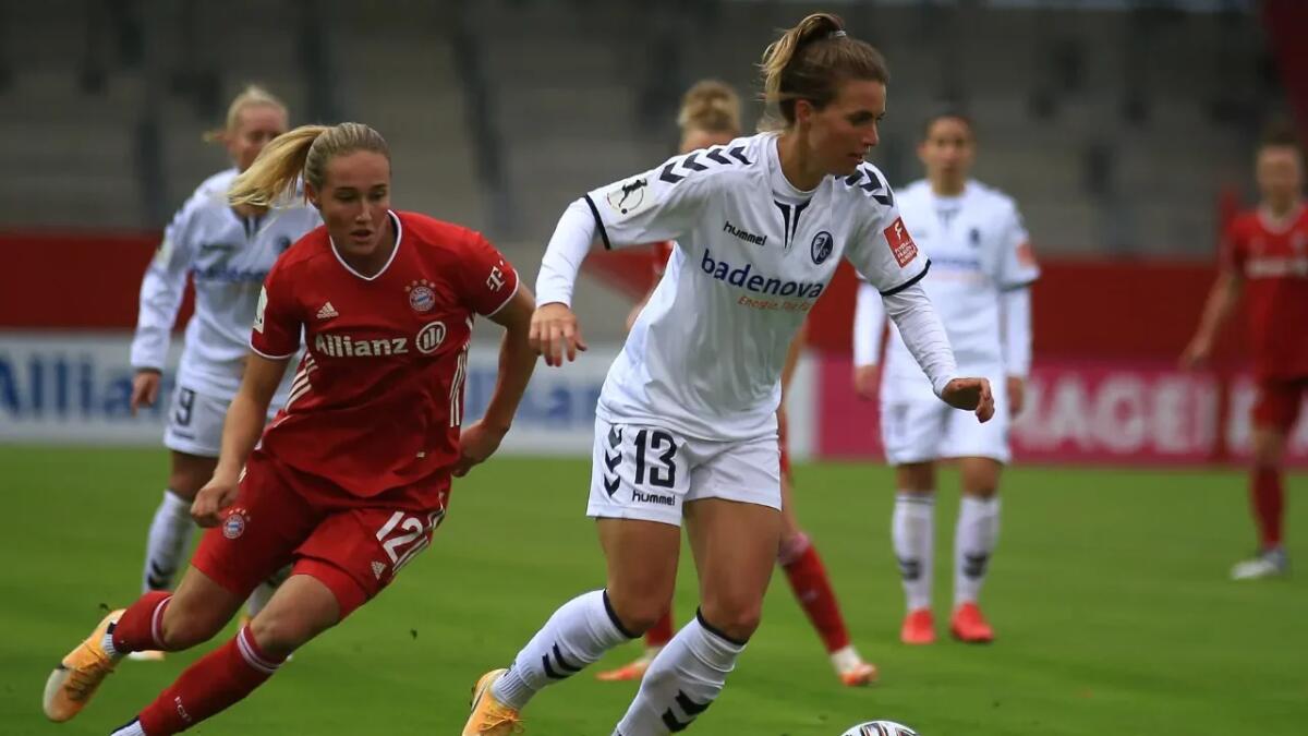 Dalle fabbriche alla ribalta: la lunga marcia del calcio femminile verso il riconoscimento - 
