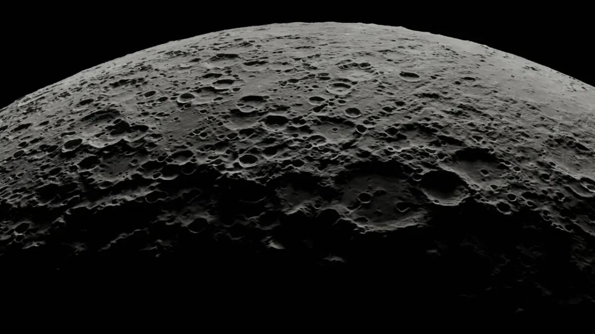 Una scoperta inaspettata riempie un vuoto di un miliardo di anni nella storia vulcanica della luna - 