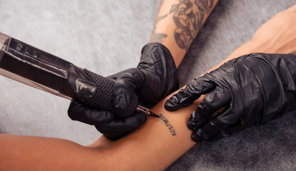 Tatuaggi di tendenza vicino a te: cosa si cerca davvero su Google?