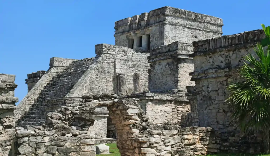 Scoperta la tomba del re fondatore della città Maya di Caracol in Belize