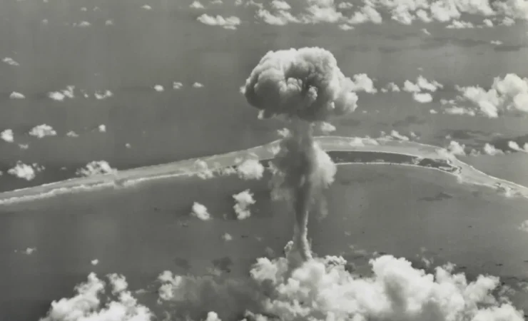 La vera storia di J Robert Oppenheimer, il controverso padre della bomba atomica