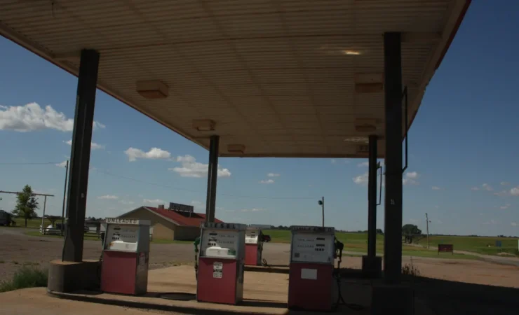 Benzina più cara sulla costa ovest USA: cosa sapere prima di noleggiare un’auto
