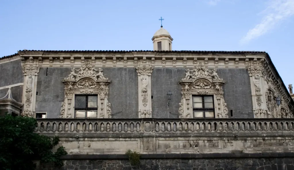 Oltre la facciata: l'incanto nascosto del palazzo Biscari