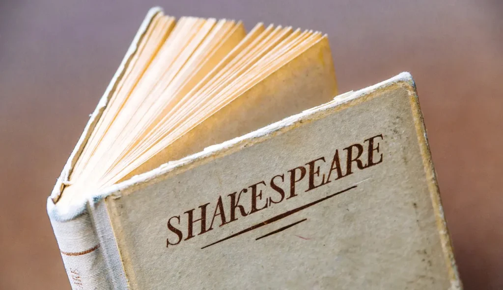 Shakespeare fuori rotta: itinerario nei luoghi insoliti legati al grande drammaturgo