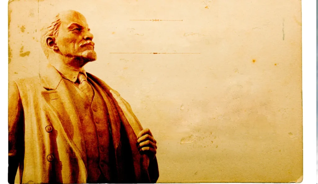 La testa dimenticata di Lenin in Georgia: il misterioso relitto sovietico di Tsinandali