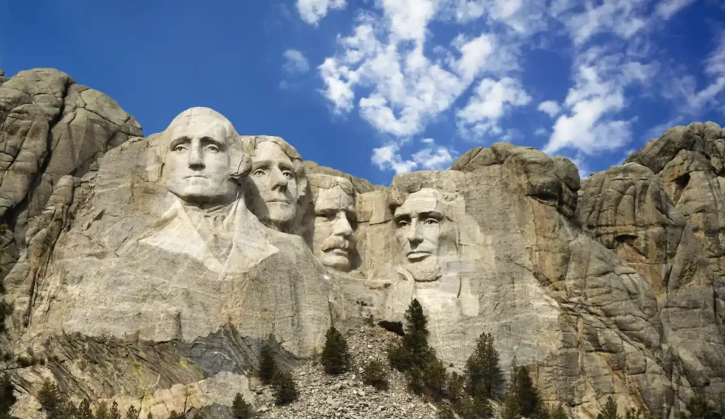 Mount Rushmore, tra gloria e controversie: la storia nascosta del monumento più iconico d’America