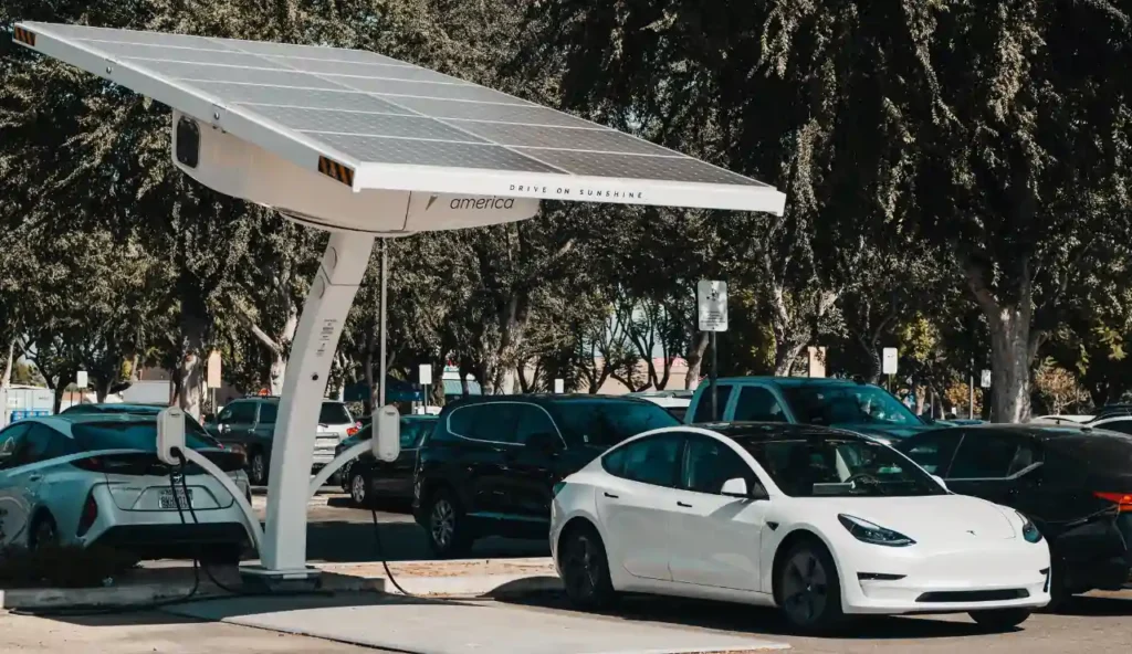 Auto elettriche: il Regno Unito lancia uno sconto del 10%, ma restano dubbi e ostacoli