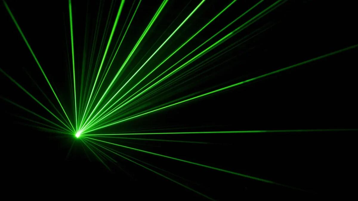 Fibre ottiche e spintronica: come un design ispirato alla luce sta rivoluzionando i circuiti del futuro - 
