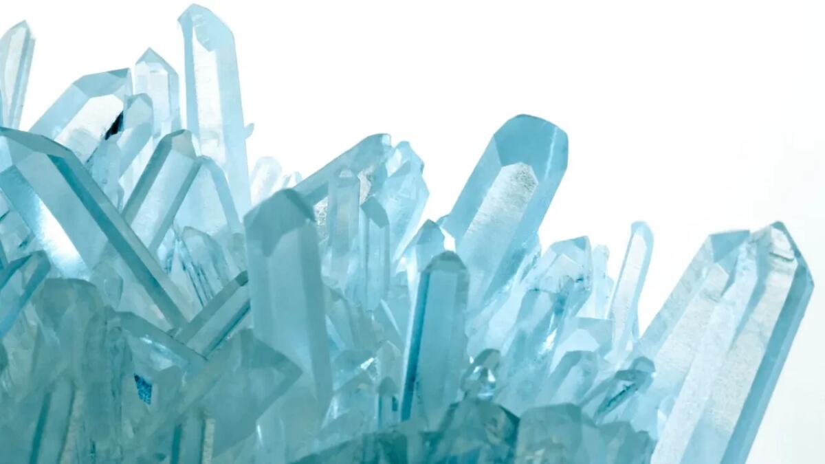Cristalli spazio-temporali: la nuova frontiera della fisica che sfida il tempo - 