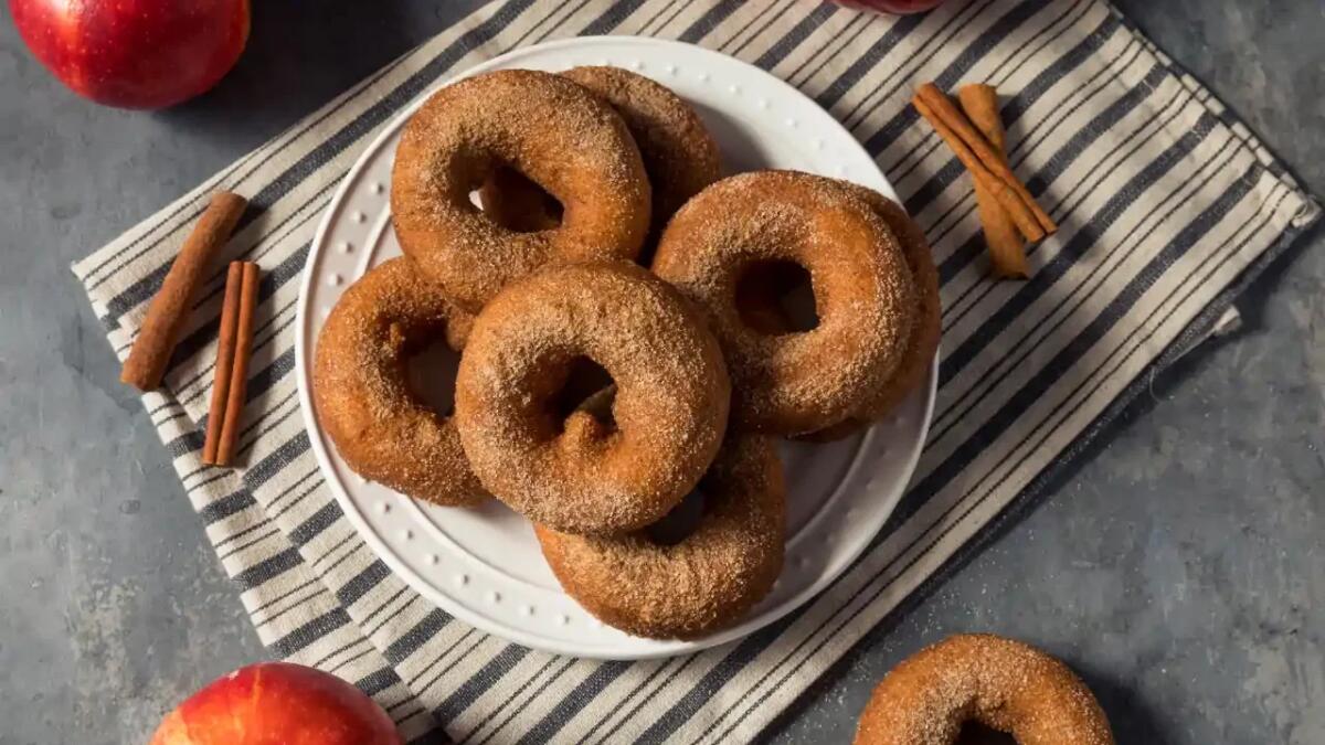 Dalle fattorie al culto pop: come le ciambelle al sidro di mele sono diventate un’icona autunnale negli USA - 