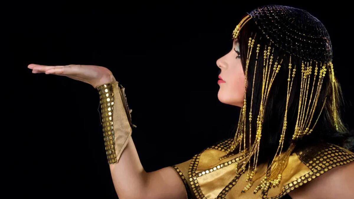 Come Cleopatra infranse il sacro rifugio del tempio di Artemide - 