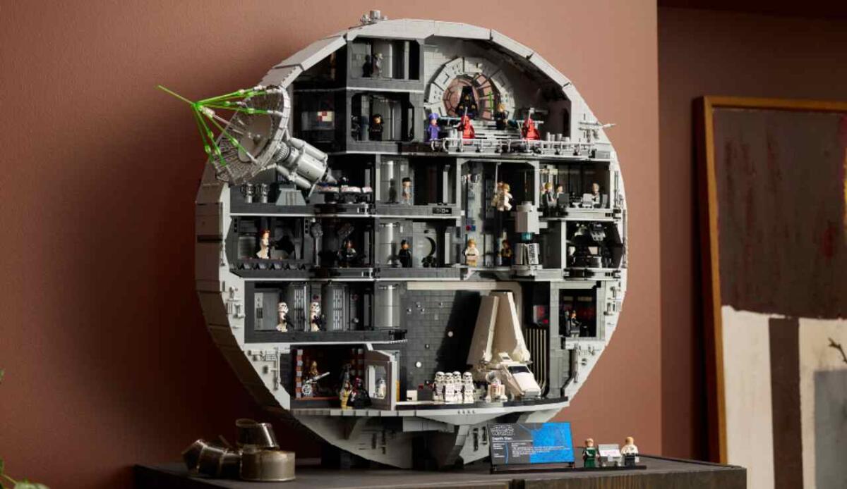 LEGO Star Wars: rivelato il nuovo enorme set della Morte Nera, il più costoso di sempre! - Il nuovo set LEGO della Morte Nera (Lego.com foto) - www.insolenzadir2d2.it