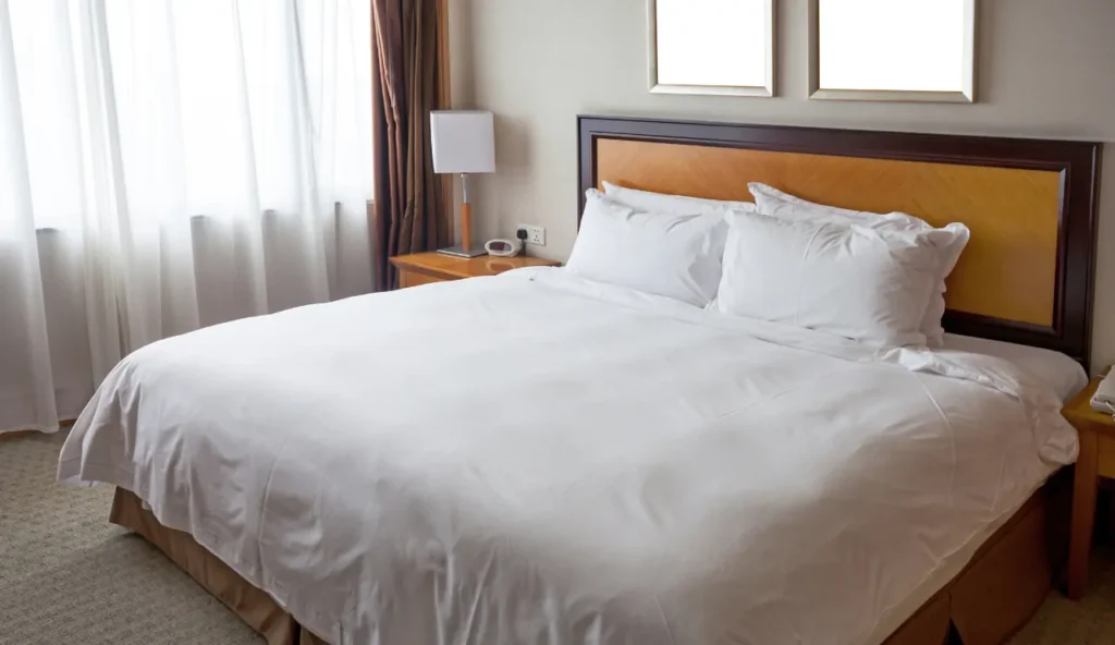 Letto rifatto, letto sano? Il gesto quotidiano che potrebbe nuocere alla salute