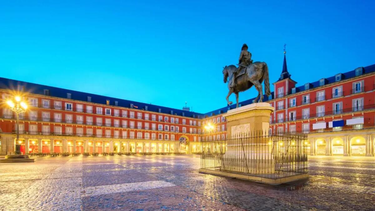 Il laboratorio segreto di Ramón Gómez de la Serna: un'immersione nell'avanguardia di Madrid - 