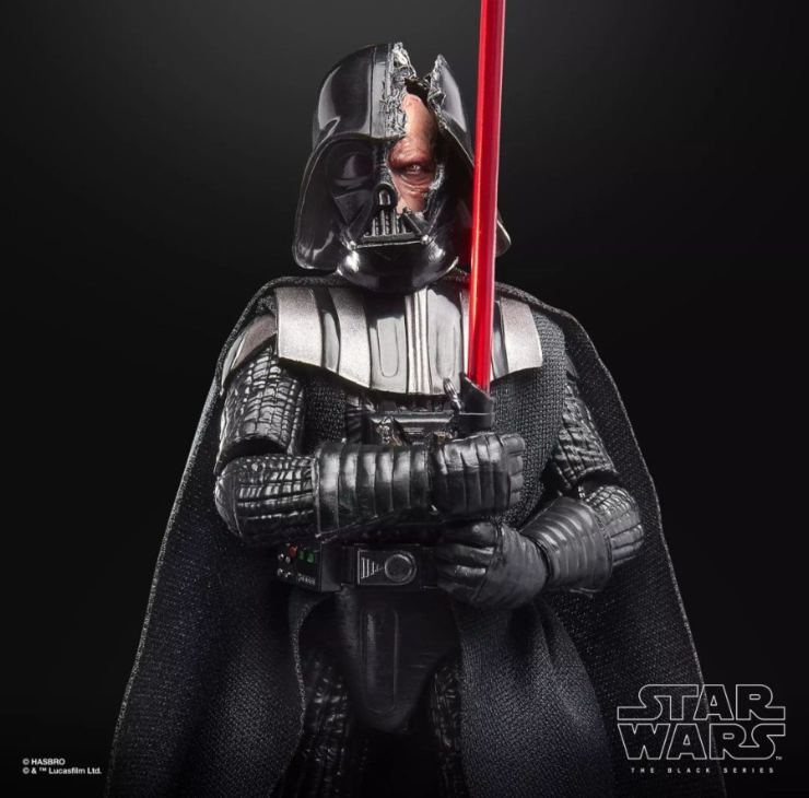 Il bellissimo Darth Vader (Hasbro foto) - www.insolenzadir2d2.it