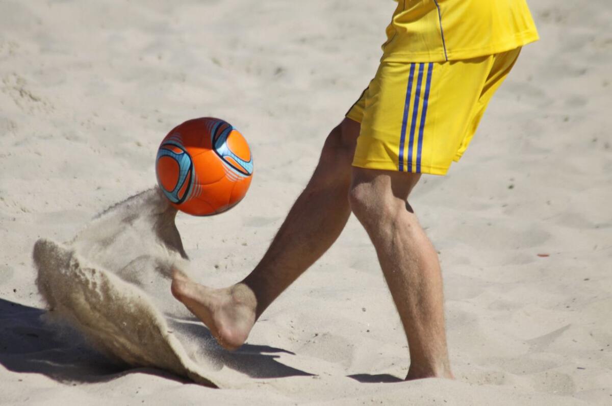 Calcio e mare: come viene vissuto il pallone sulle isole italiane - 