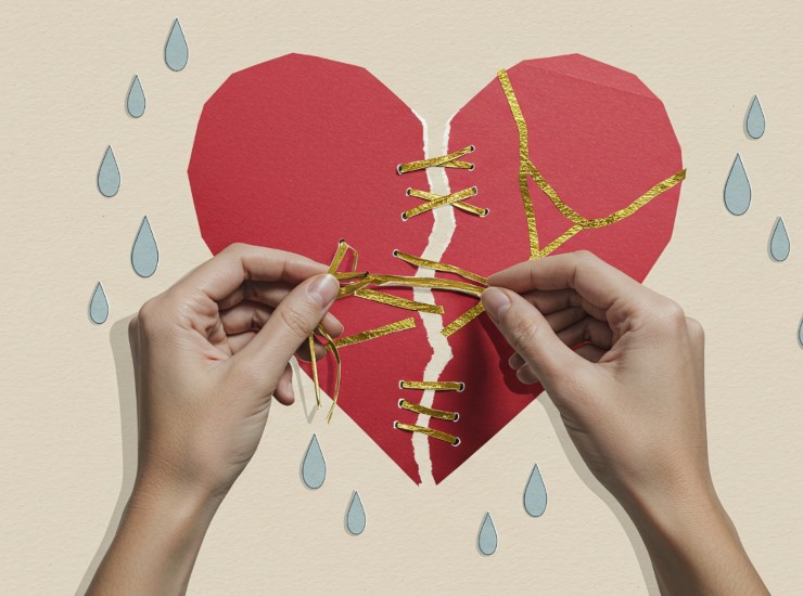Amore e dolore nella poetica di Alda Merini (Canva foto) - www.aforismicitazioni.it