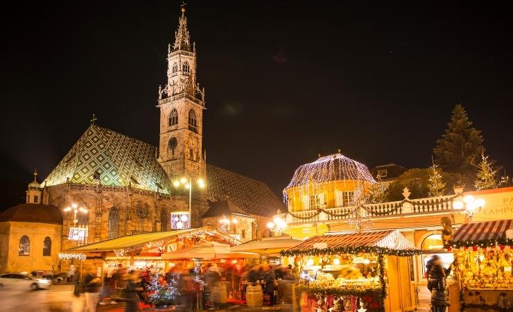 Bolzano a Natale (canva.com) - www.guidamamme.it