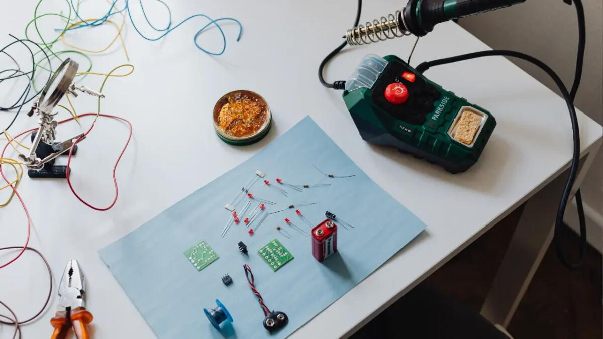 Ioni e innovazione: la chimica elettrochimica apre la strada a dispositivi ispirati al cervello - 