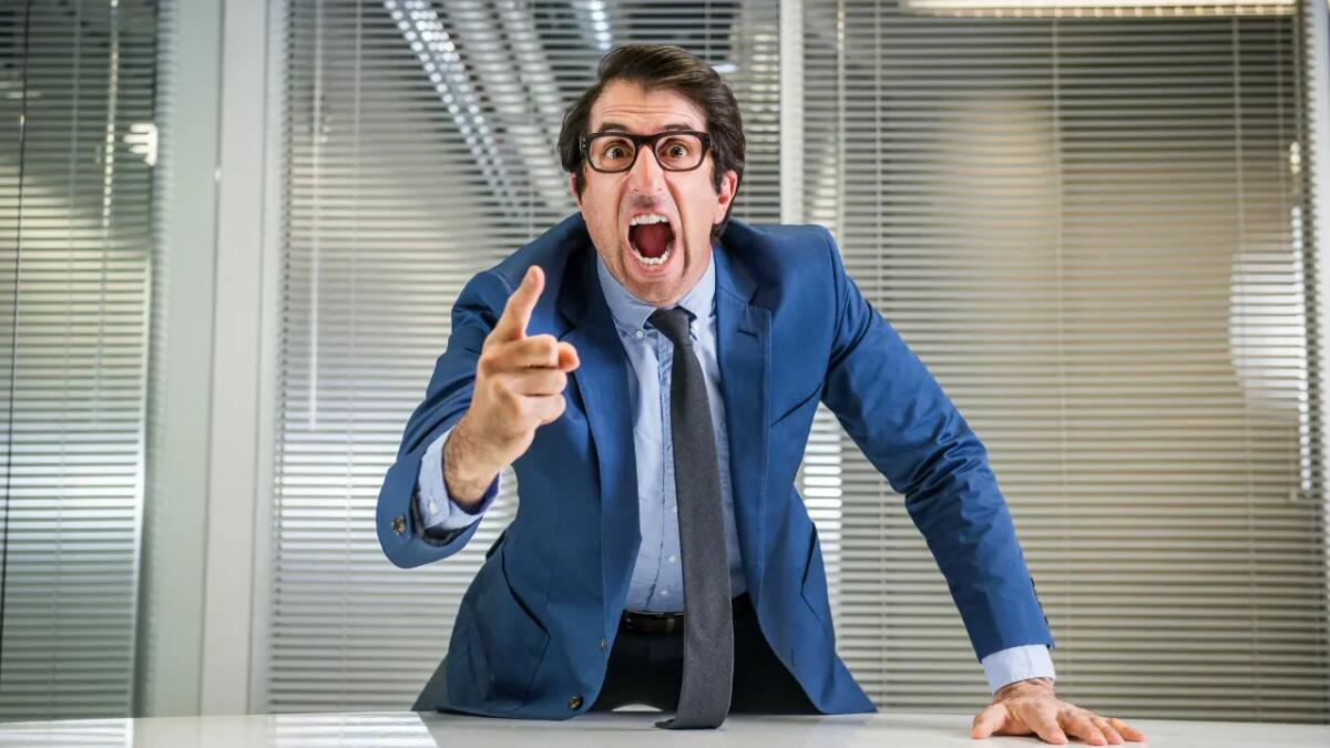Capo difficile? Ecco le tecniche per mantenere la calma, comunicare meglio e uscirne più forti - 
