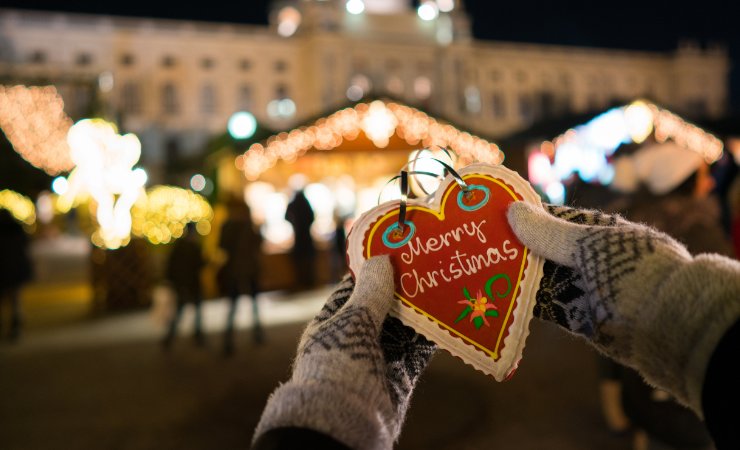 75 frasi per augurare un Buon Natale a conoscenti, amici e familiari