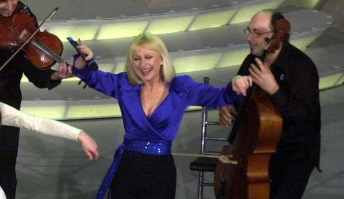 Raffaella Carrà, icona senza tempo dello spettacolo italiano - 