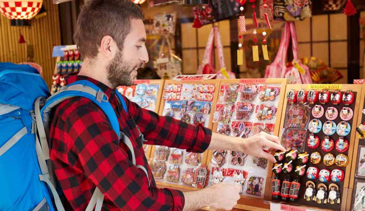 Souvenir di viaggio: le migliori idee per portare a casa ricordi autentici - 
