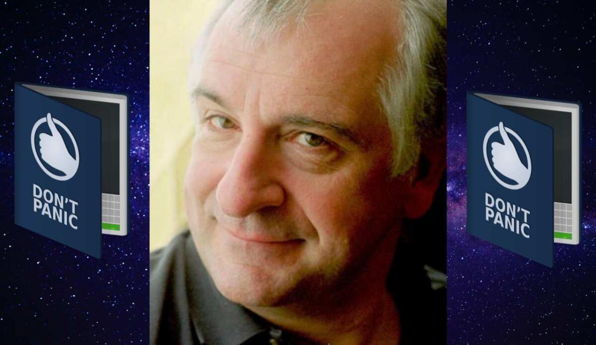 Douglas Adams: vita, opere e citazioni più celebri - Al centro, Douglas Adams (Immagine Di Michael Hughes - Flickr, CC BY-SA 2.0, https://commons.wikimedia.org/w/index.php?curid=10031710)