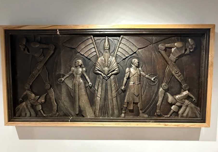 Il misterioso bassorilievo con gli Dei di Mortis e le Sorelle della Notte